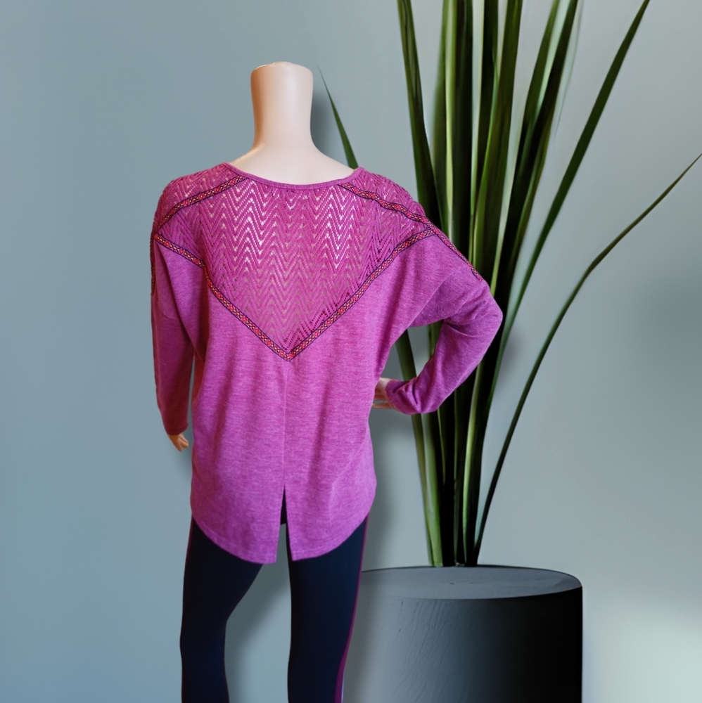 Ya Los Angeles Women's Pink Relaxed Batwing Sleeve Crochet Top - Picture 9 of 16
